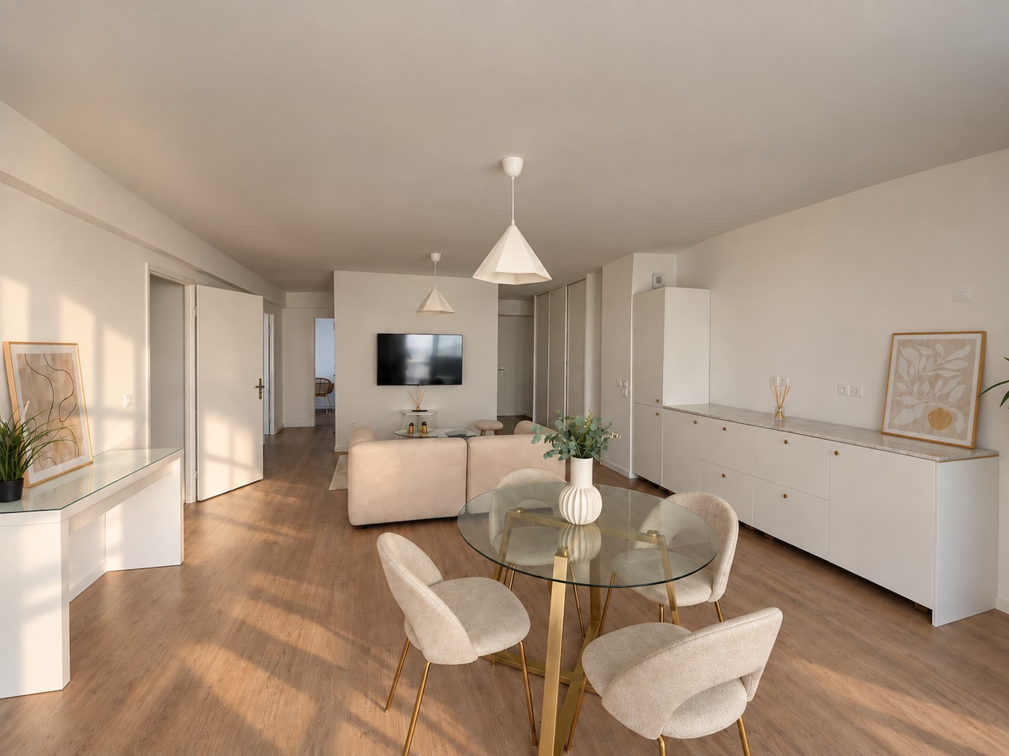 ESPRIT BASITDE Appartement d&eacute;cor&eacute;